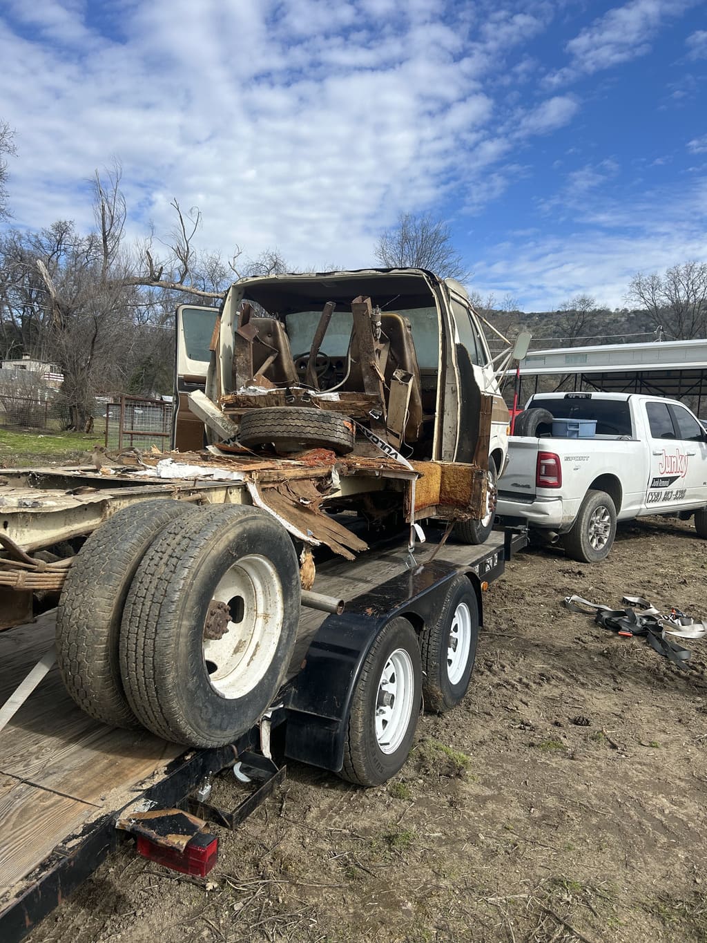 expert junk removal services in Fresno and surrounding cities done by a professional demolition contractor.