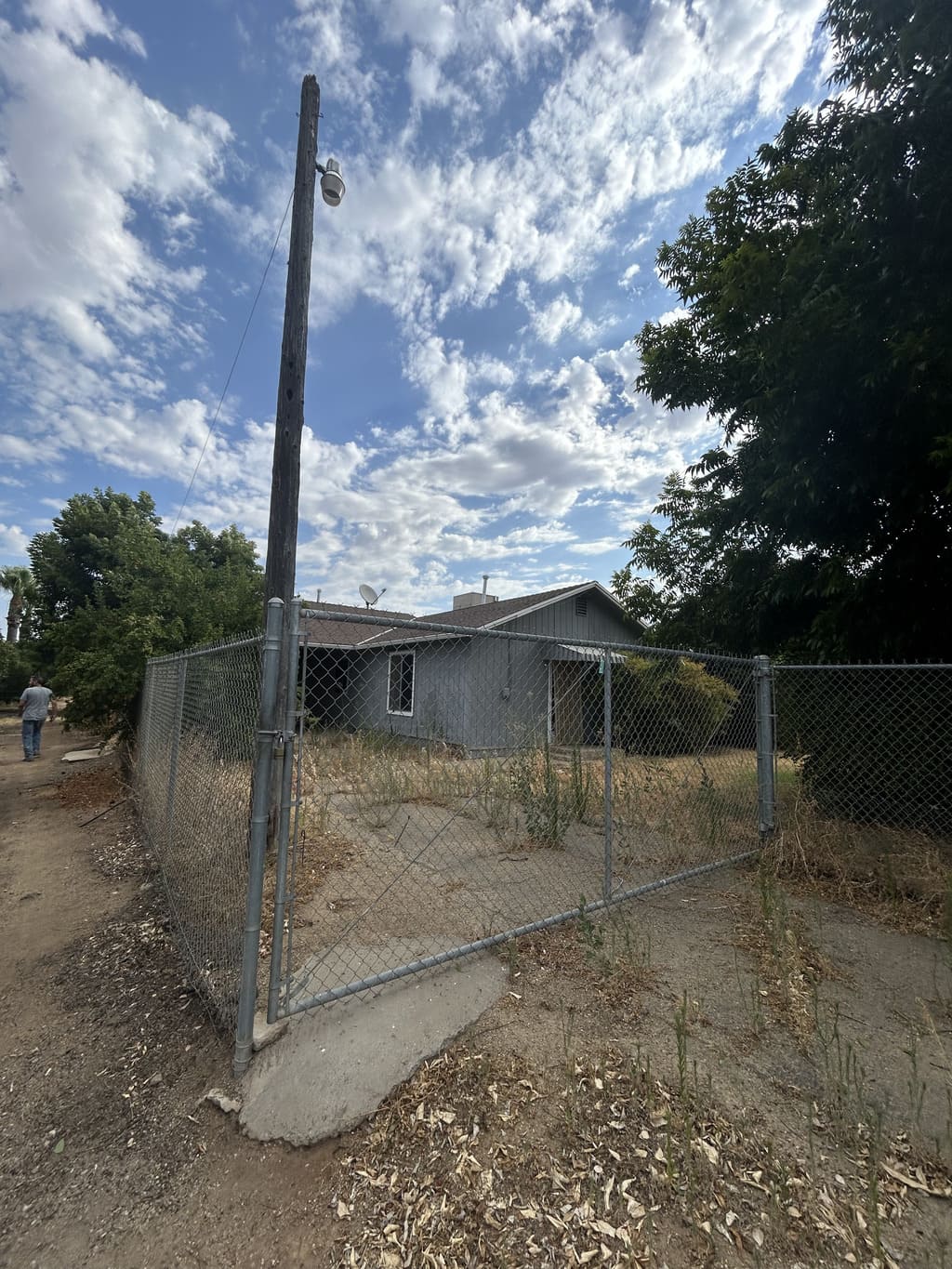 homeless encampment clean up services in Fresno and surrounding cities.